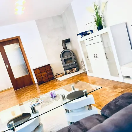Am Eisstadion Mit Kamin 2 Schlafzimmer * برونلاغ