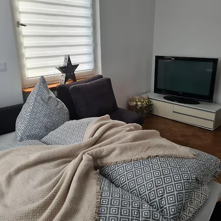 Am Eisstadion Mit Kamin 2 Schlafzimmer *